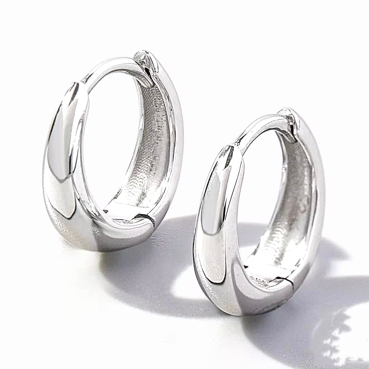 Gradual Silver Hoops